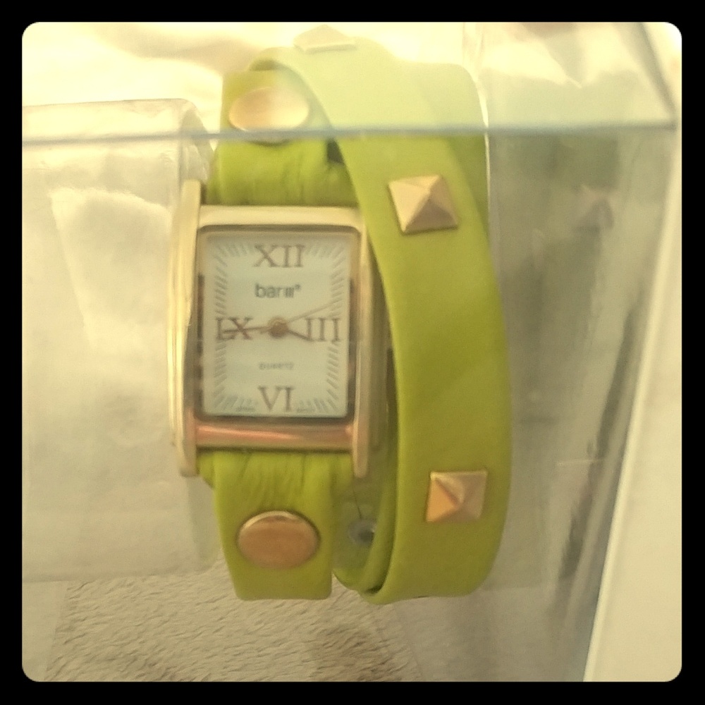 Bar III Watch